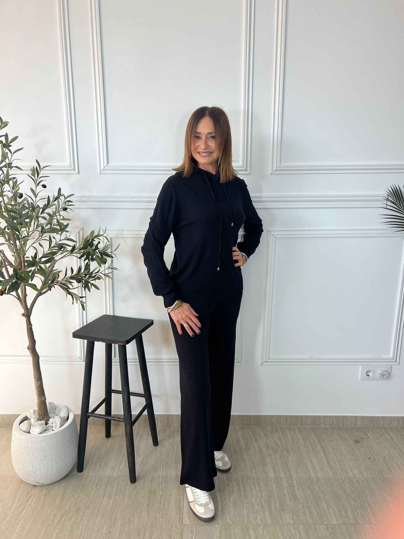 Conjunto de punto en negro