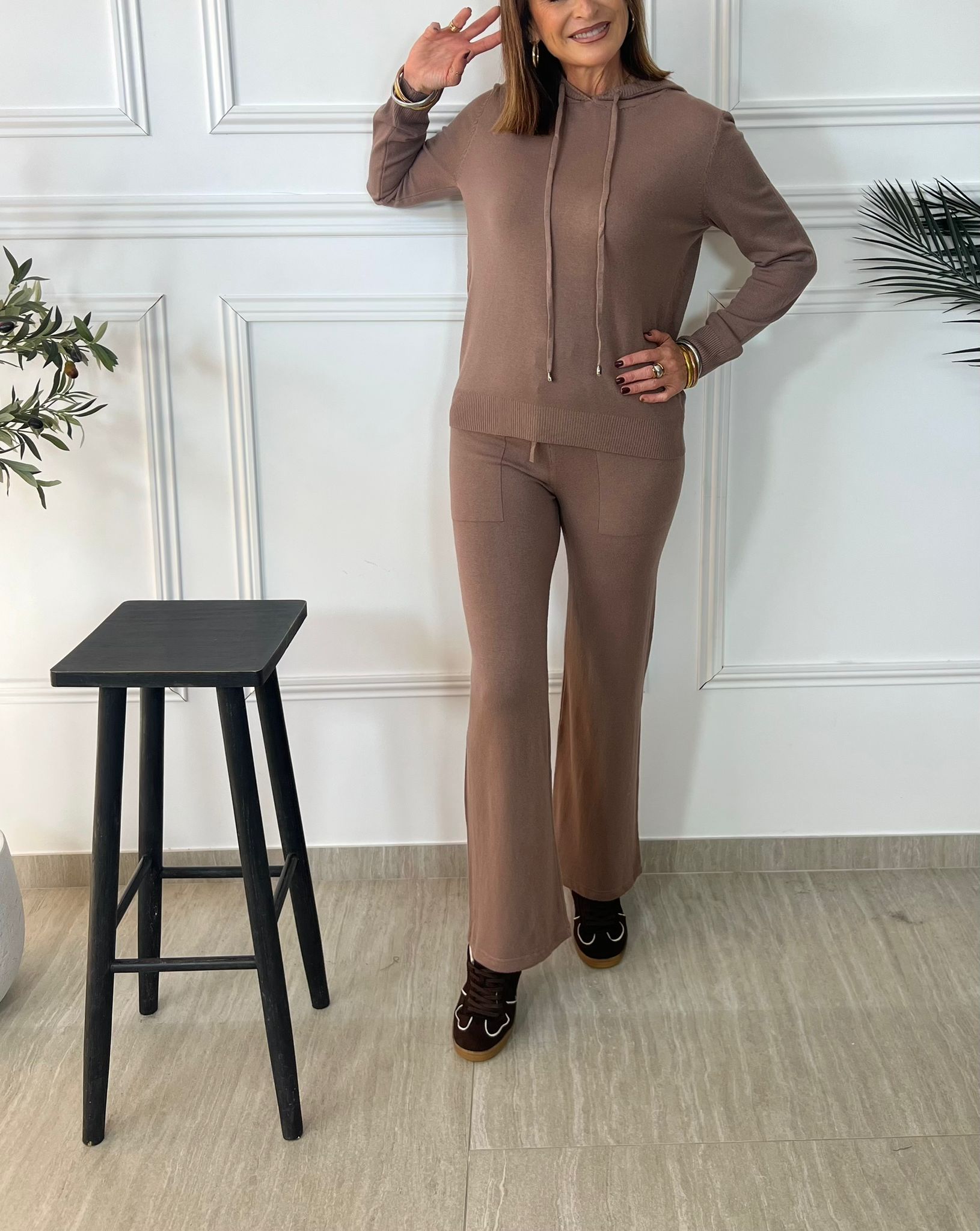 Conjunto de punto color marrón