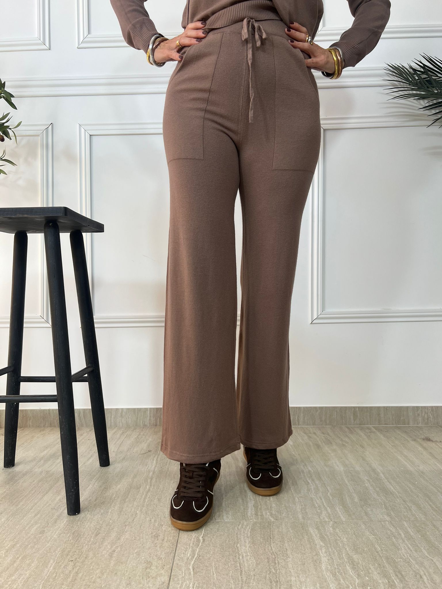 Conjunto de punto color marrón