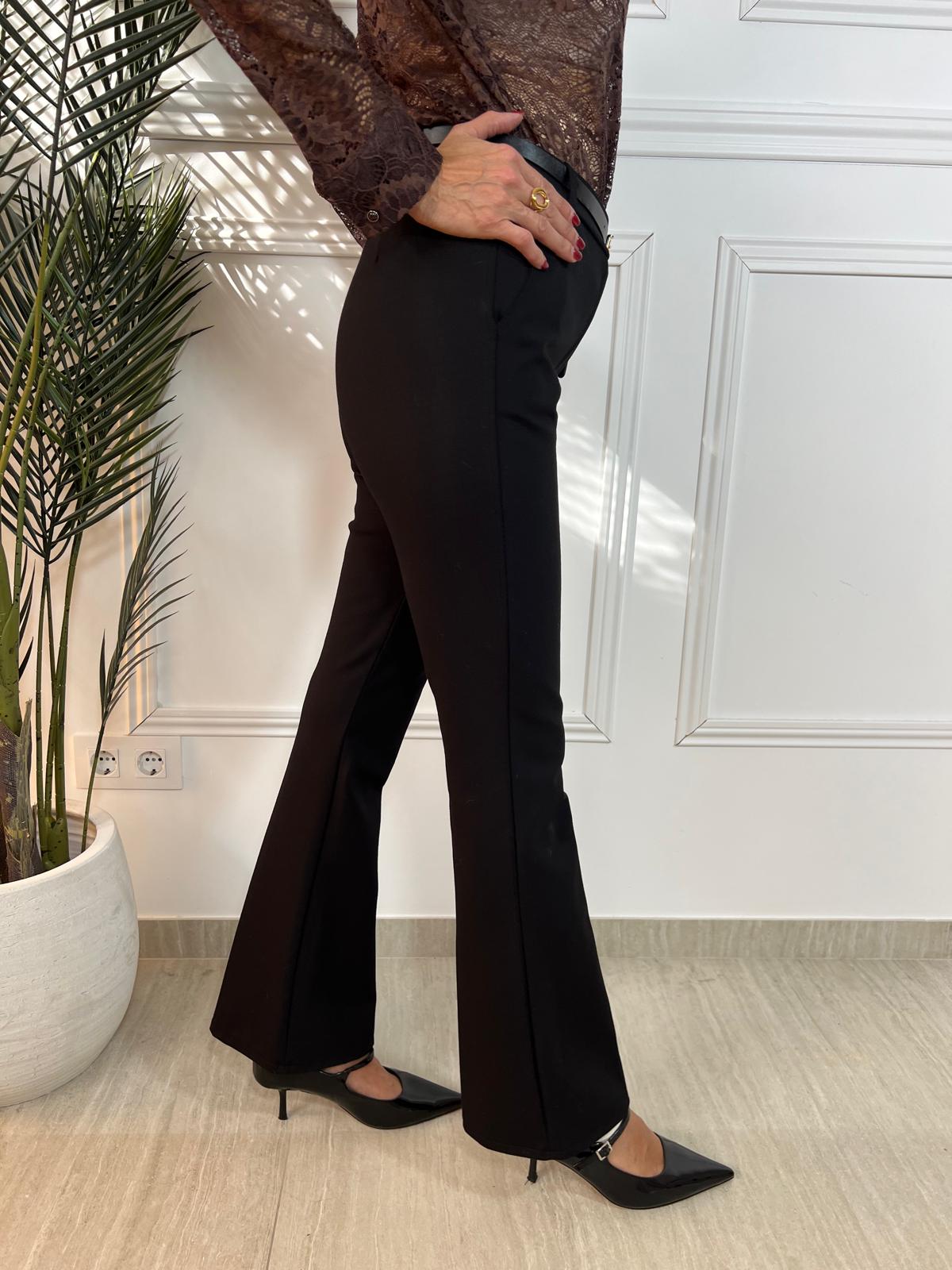 Pantalón negro elástico con cinturón