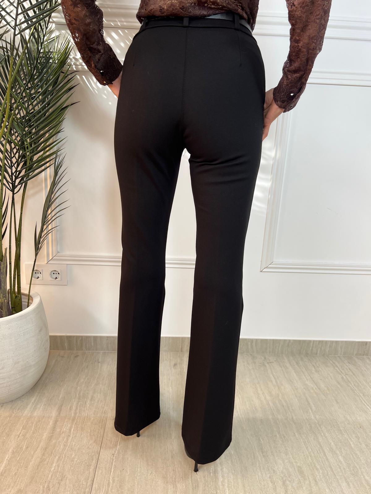 Pantalón negro elástico con cinturón