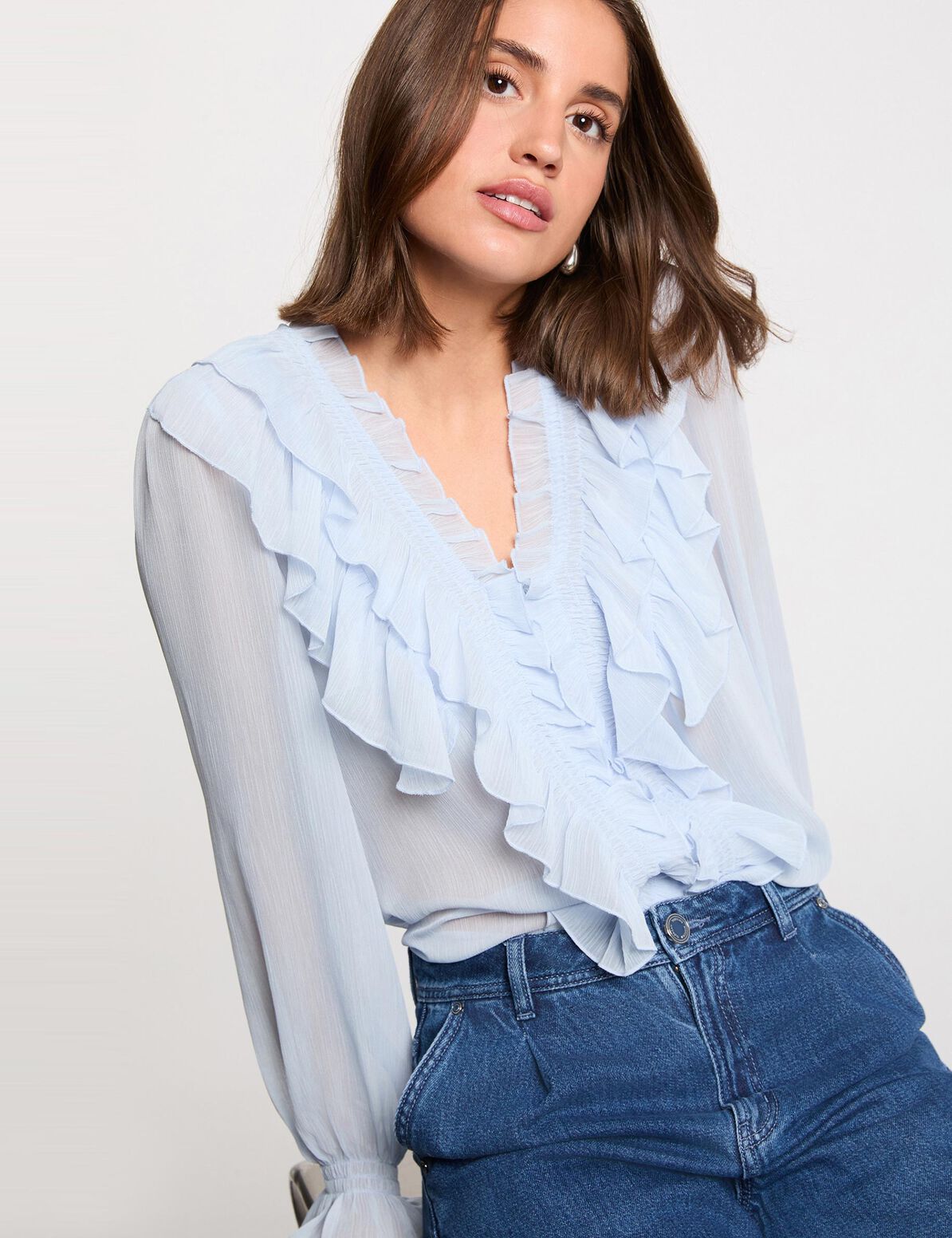 Camisa fluida con cuello en v azul cielo mujer