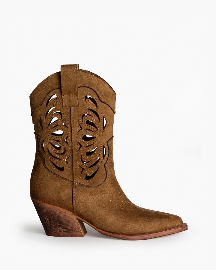 Bota estilo campero. Caña calada. Oliva GandiaDenia Valencia Original Regals moda y complementos