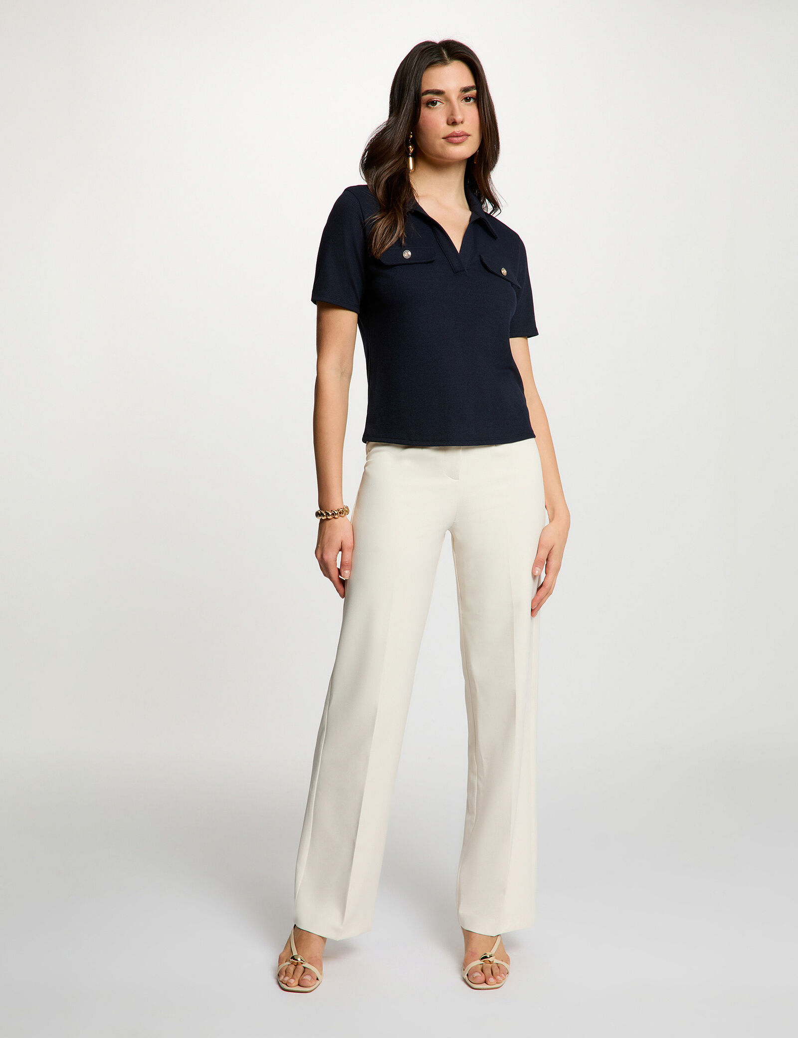 Camiseta manga corta Corte recto Cuello tipo polo Manga corta Apliques solapas con un botón para un efecto falso bolsillo en el pecho Oliva Valencia La Safor Original Regals Moda Ropa